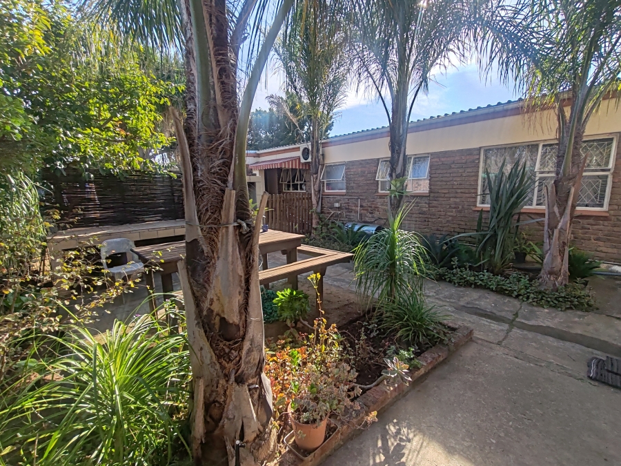 5 Bedroom Property for Sale in Campher Park Eastern Cape
